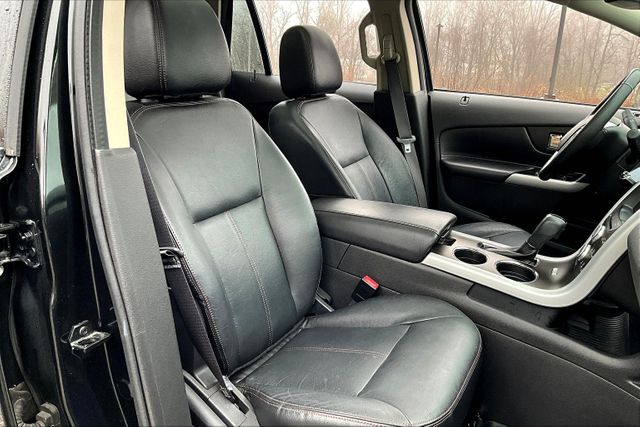 Vehicle image 9 of 31