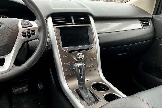 Vehicle image 8 of 31