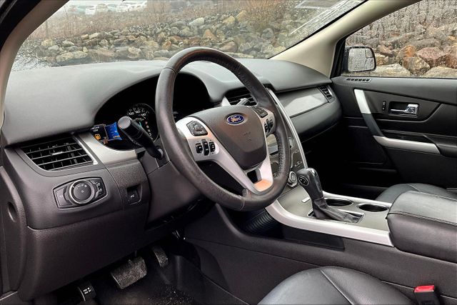 Vehicle image 12 of 31