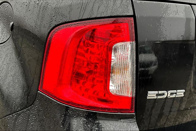 Vehicle image 27 of 31