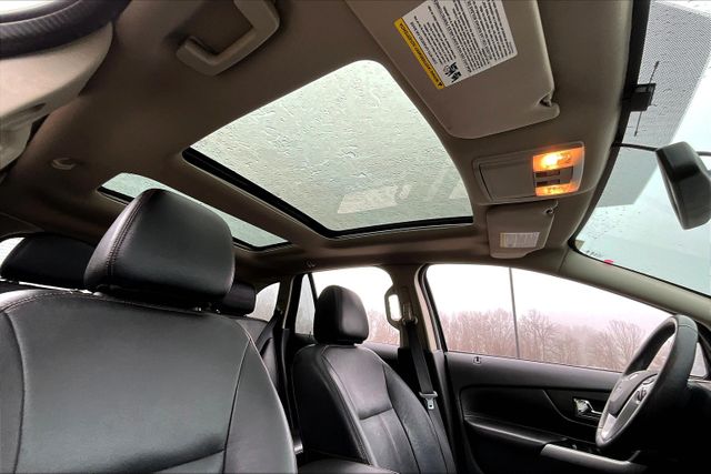 Vehicle image 20 of 31