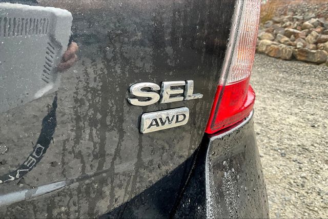 Vehicle image 10 of 31