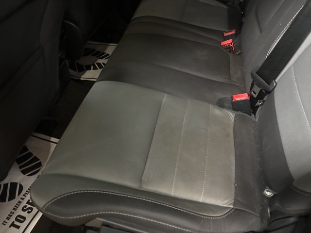 Vehicle image 37 of 49