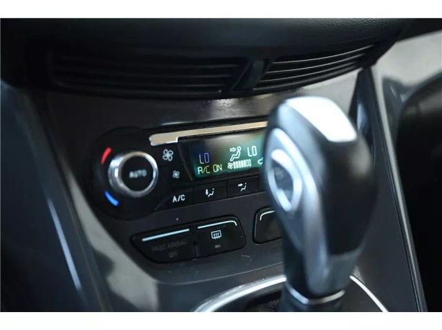 Vehicle image 31 of 33