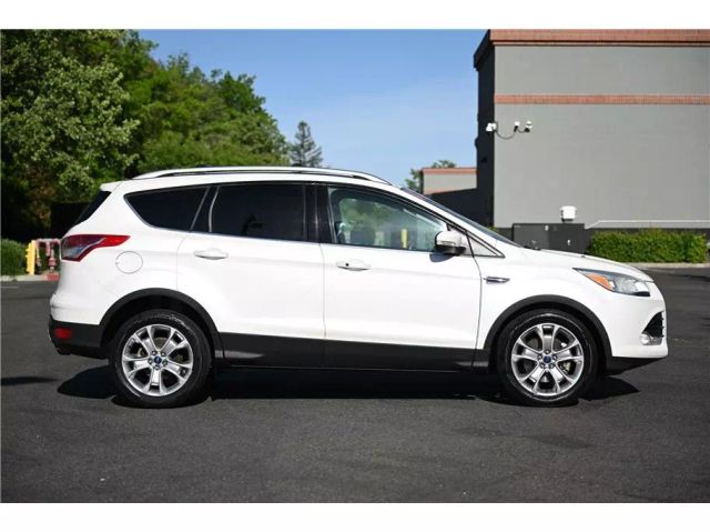 Vehicle image 4 of 33