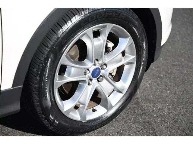 Vehicle image 9 of 33