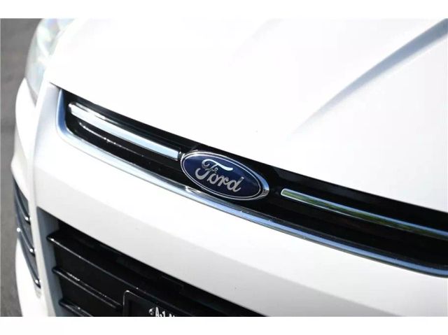 Vehicle image 10 of 33