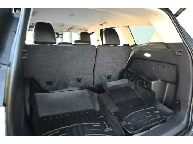 Vehicle image 18 of 33