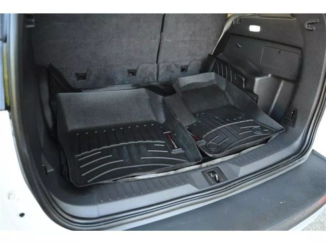 Vehicle image 19 of 33