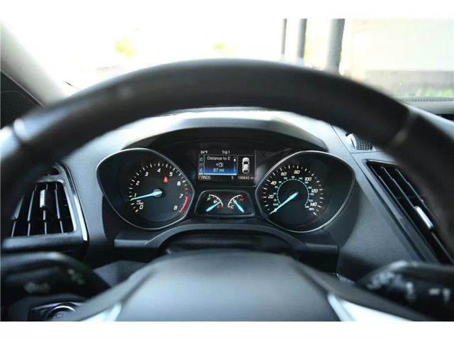 Vehicle image 28 of 33