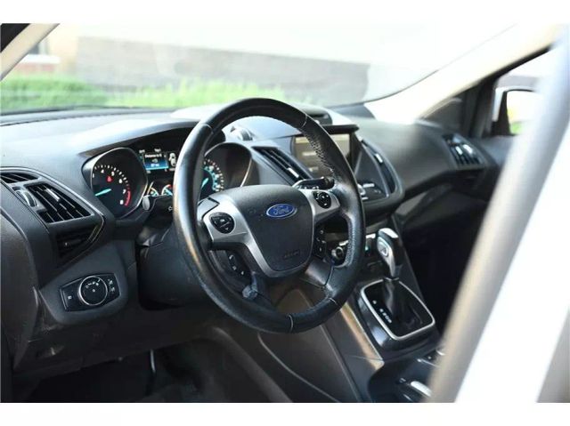 Vehicle image 26 of 33