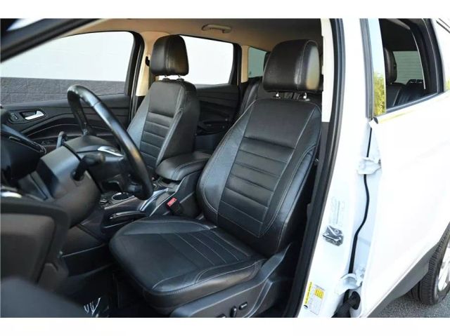 Vehicle image 23 of 33
