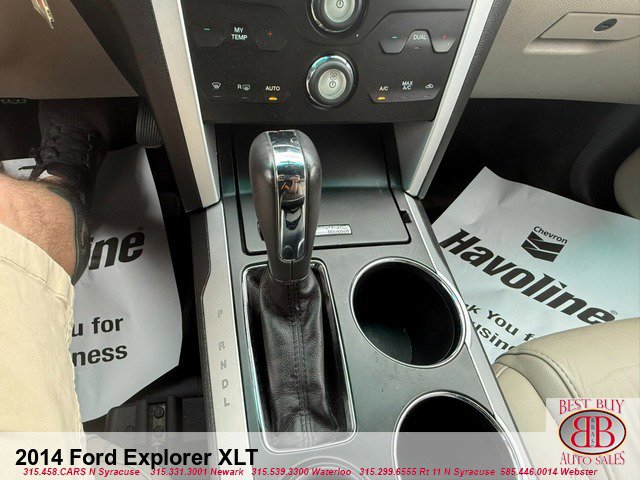 Vehicle image 17 of 19