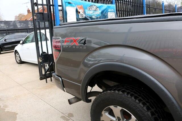 Vehicle image 13 of 18