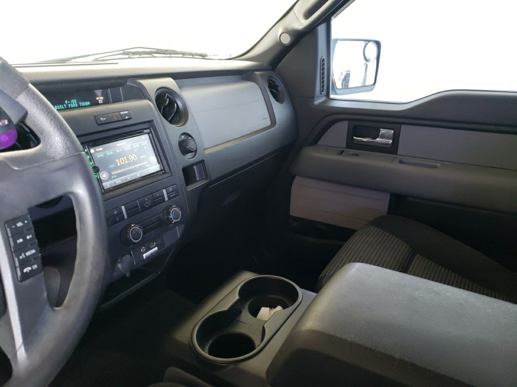 Vehicle image 24 of 30