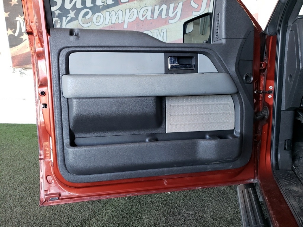 Vehicle image 25 of 30