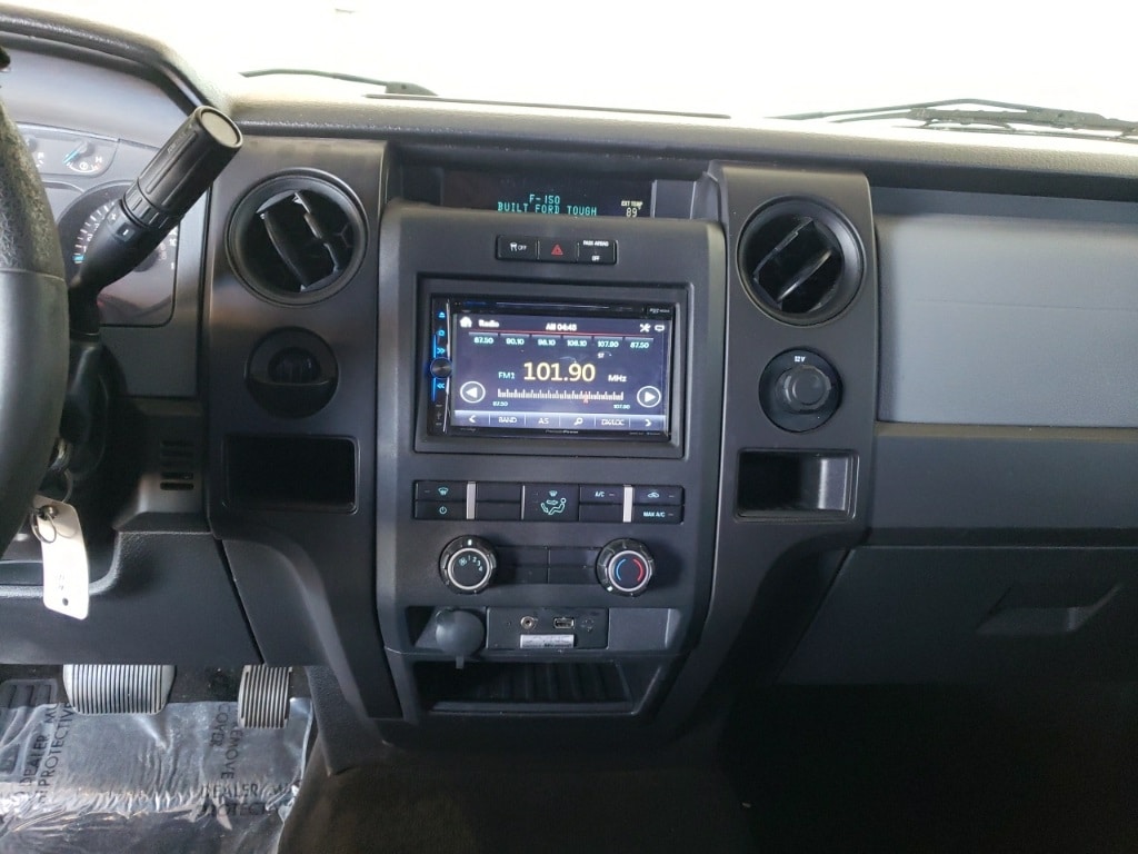 Vehicle image 19 of 30