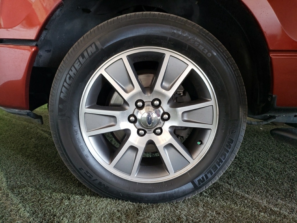 Vehicle image 26 of 30