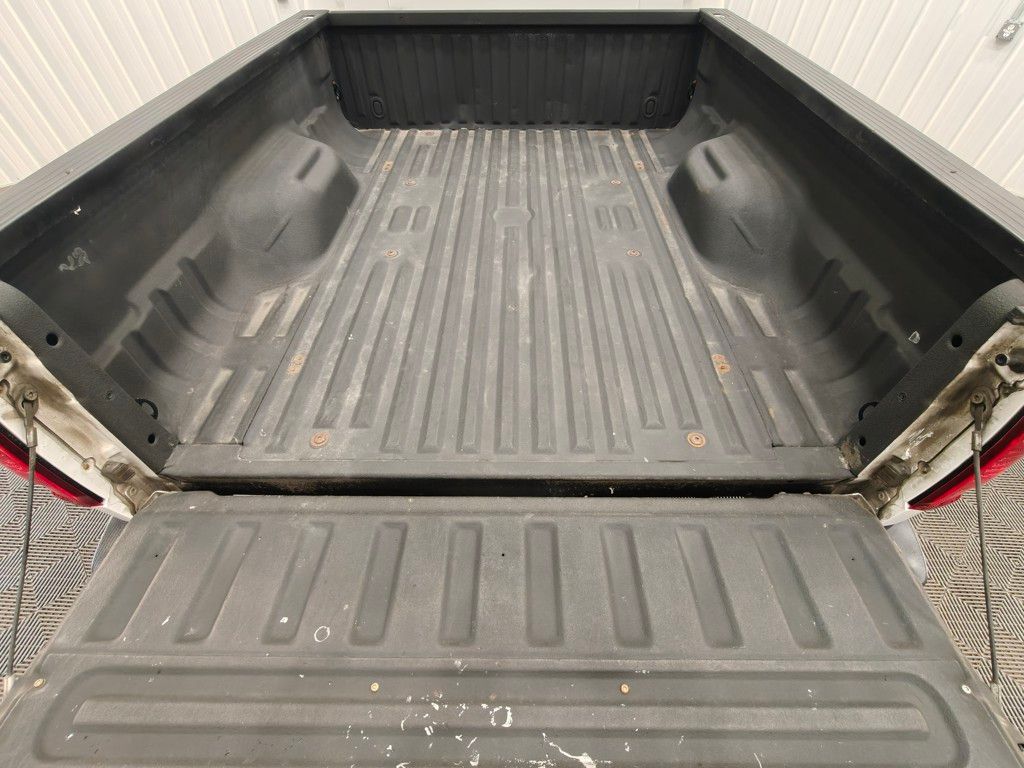 Vehicle image 23 of 47