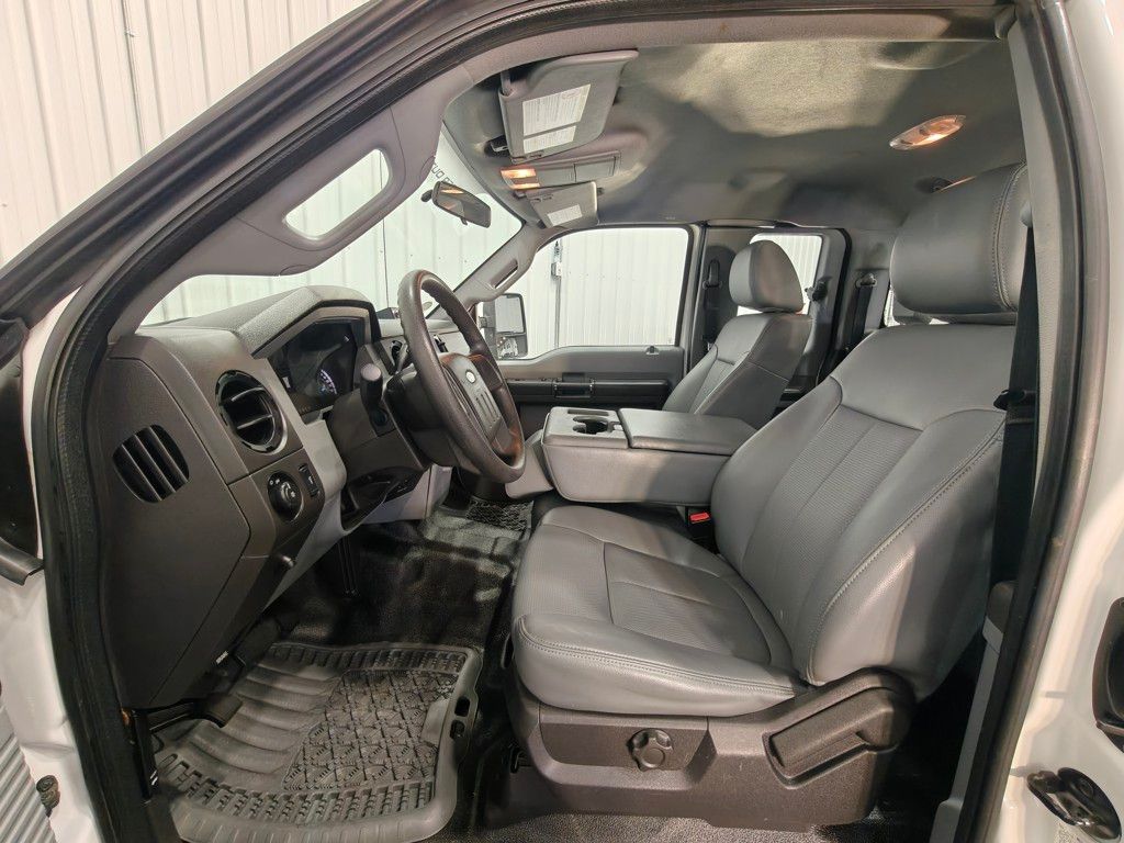Vehicle image 31 of 47