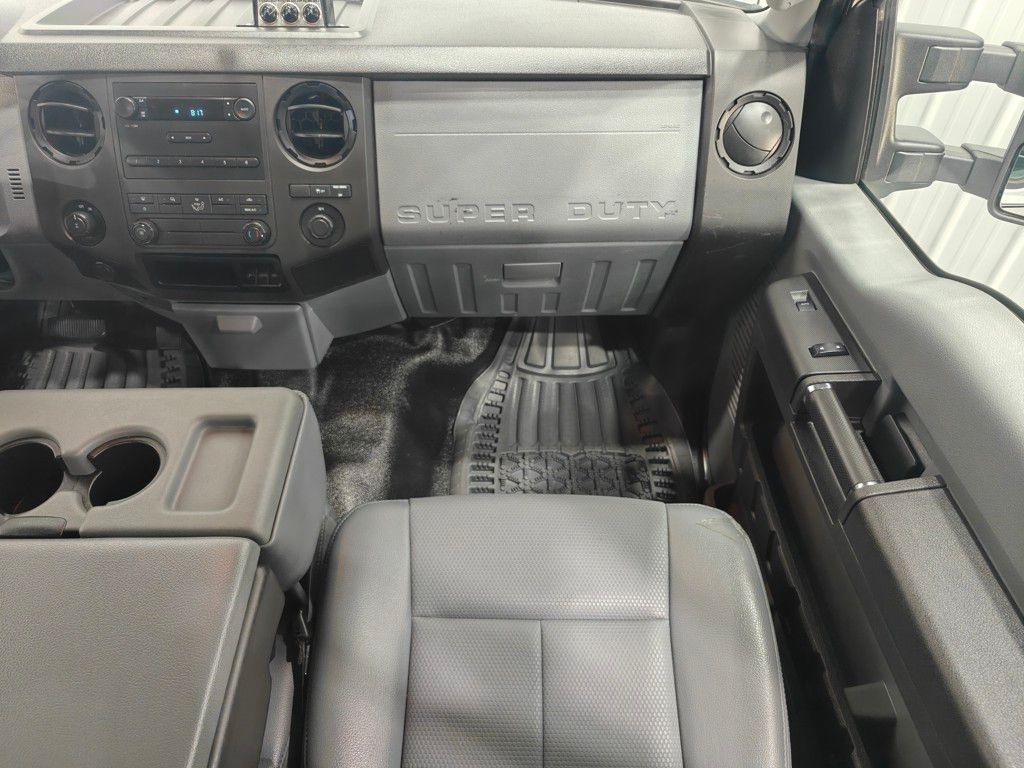 Vehicle image 30 of 47