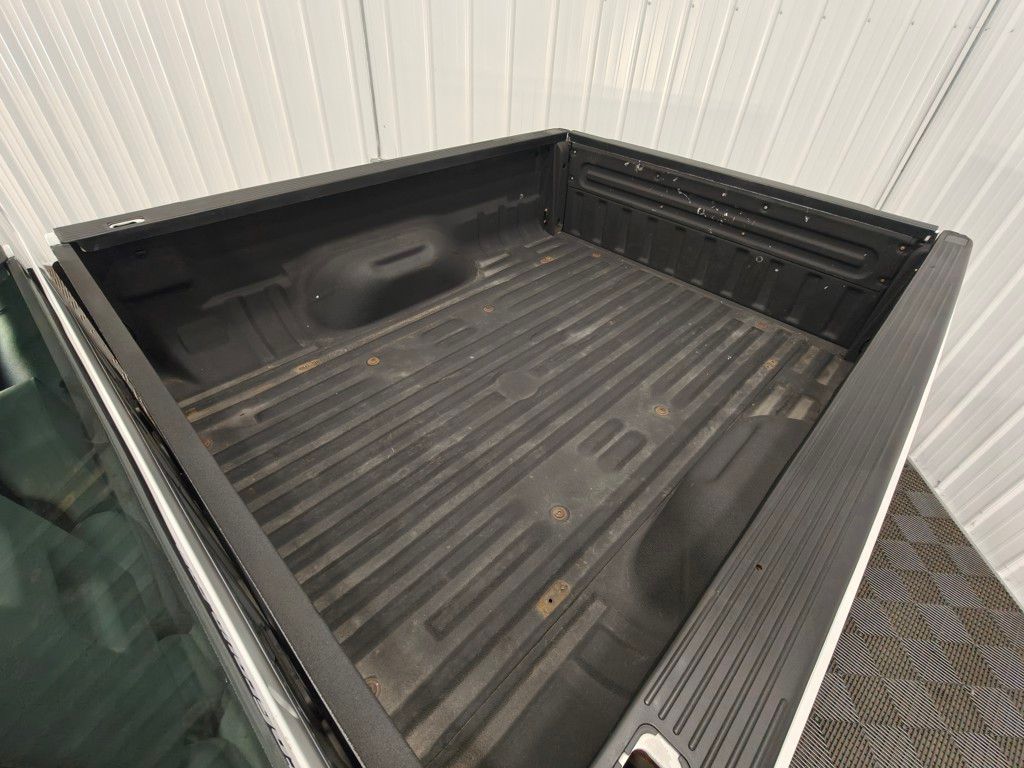 Vehicle image 24 of 47