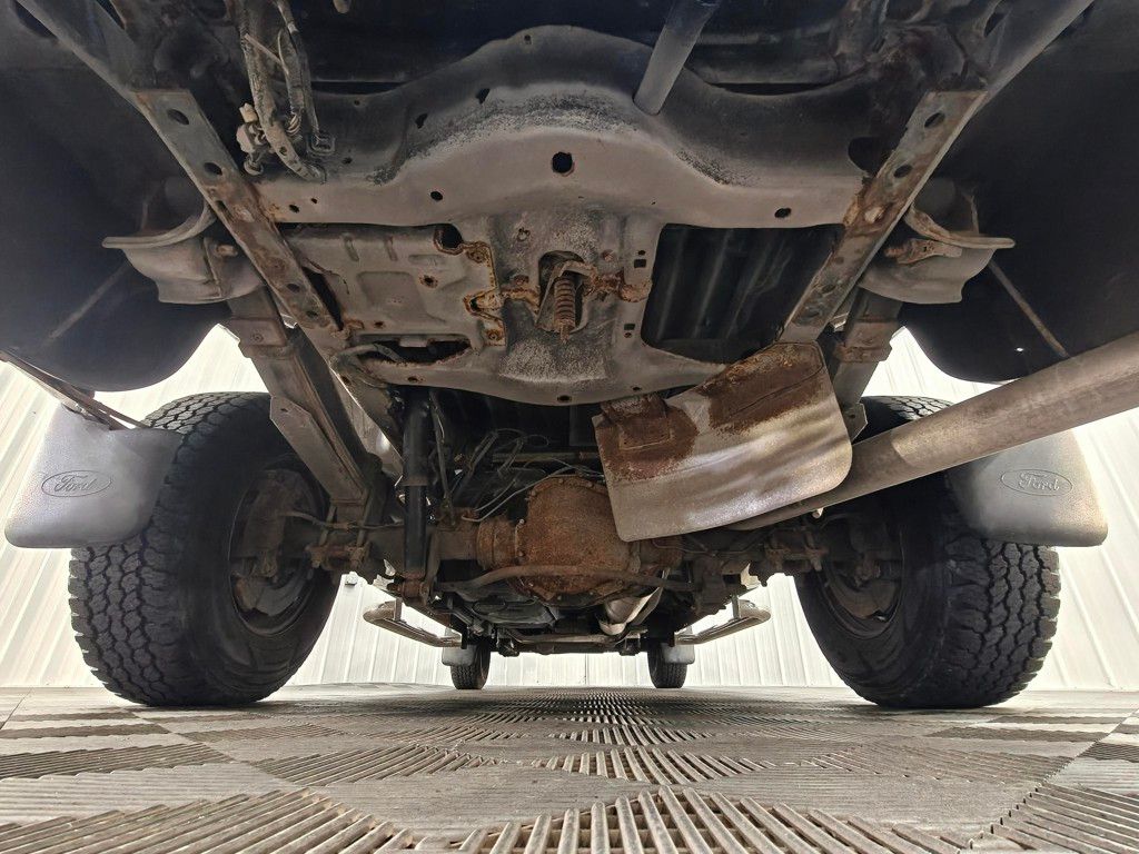 Vehicle image 41 of 47