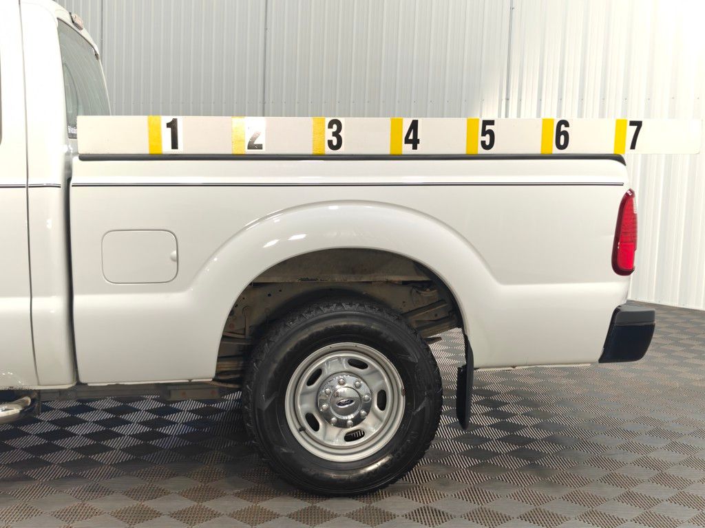 Vehicle image 25 of 47