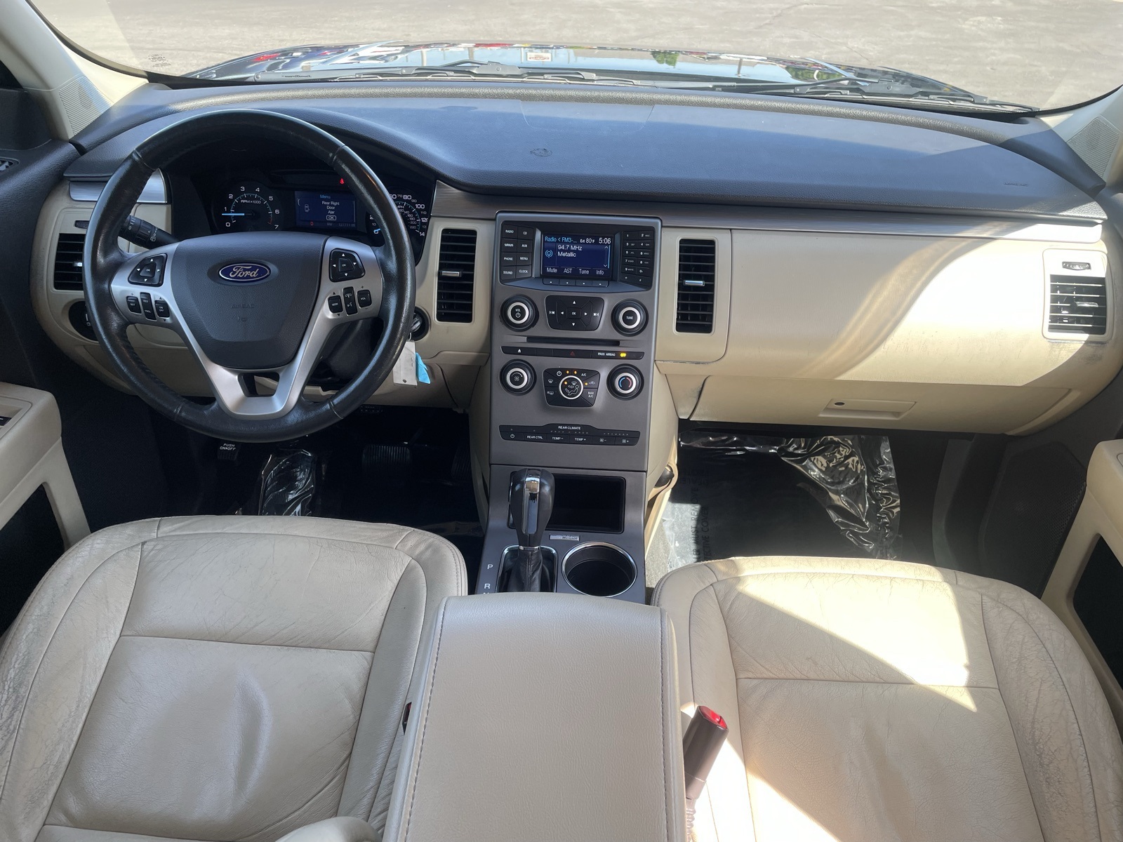 Vehicle image 24 of 38