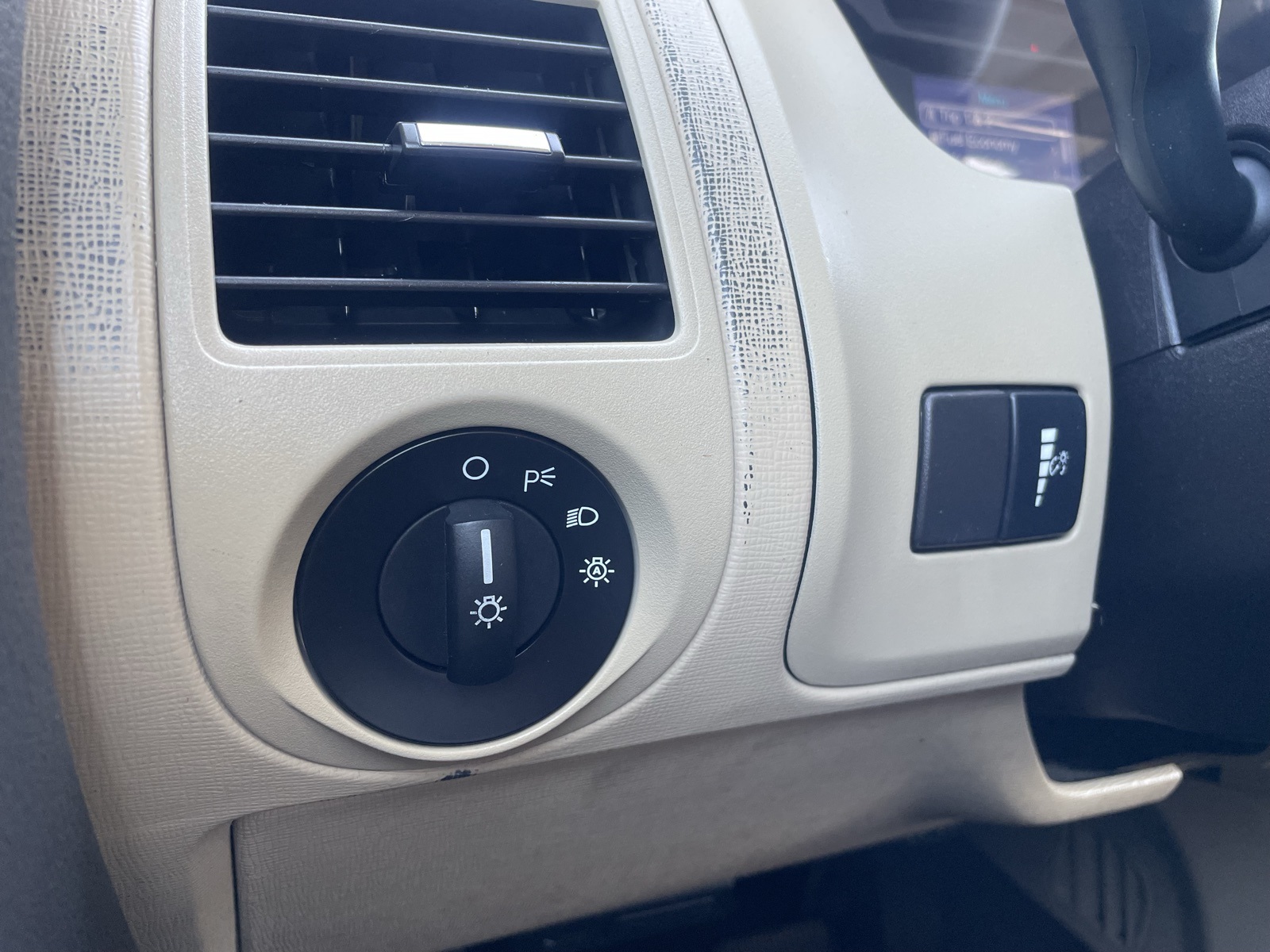 Vehicle image 37 of 38