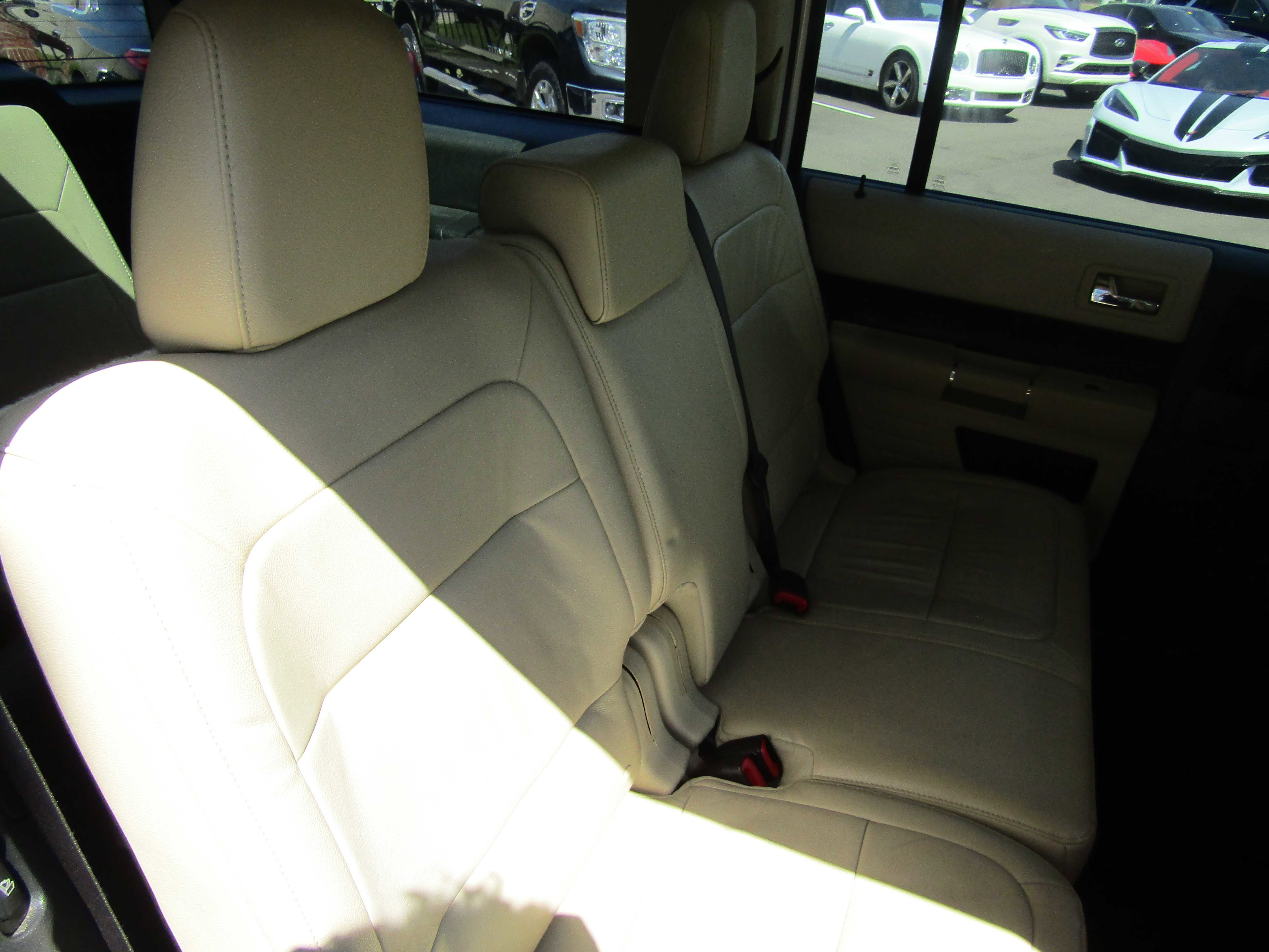 2014 Ford Flex SEL Image 9 of 24