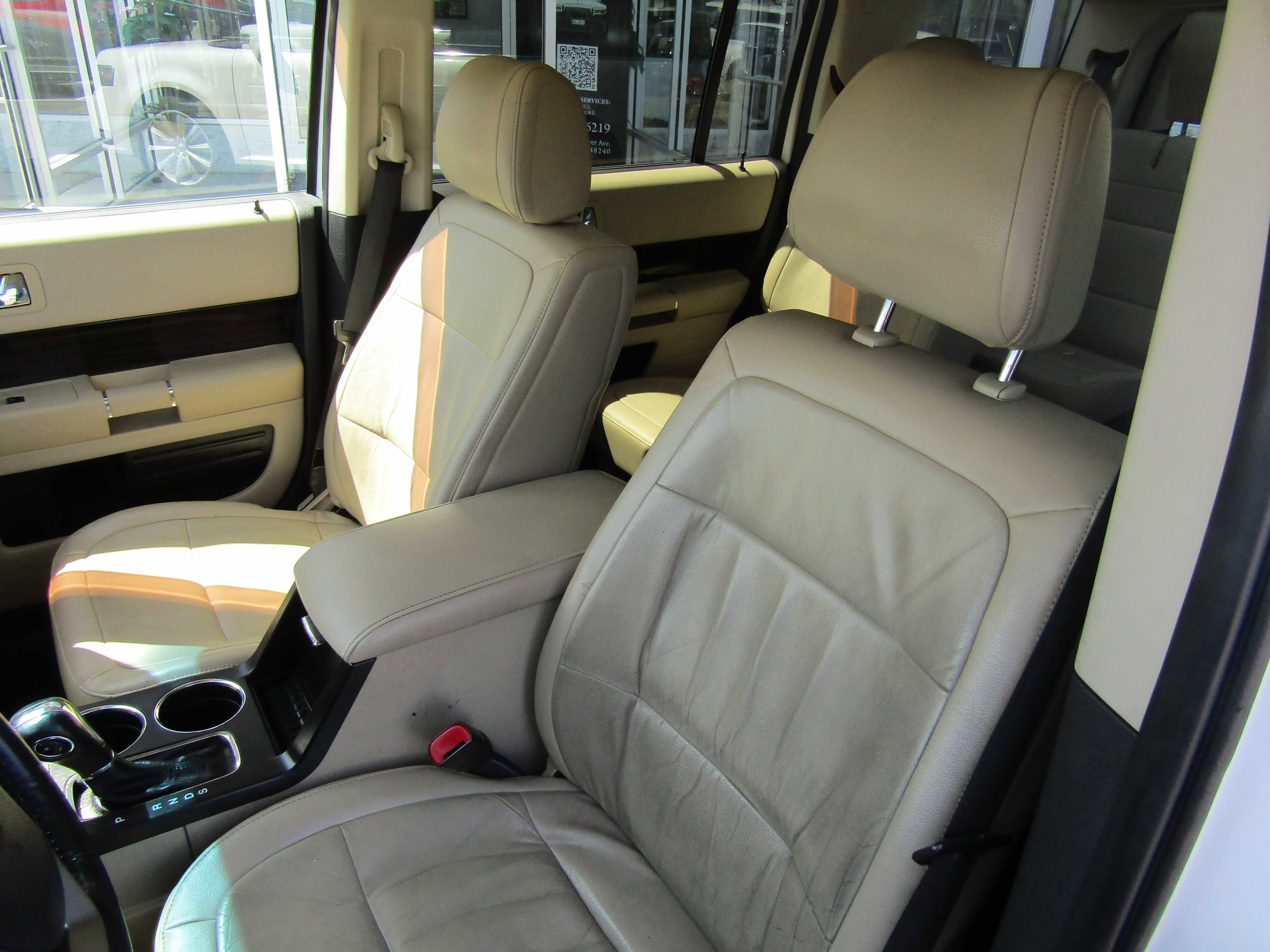 2014 Ford Flex SEL Image 8 of 24