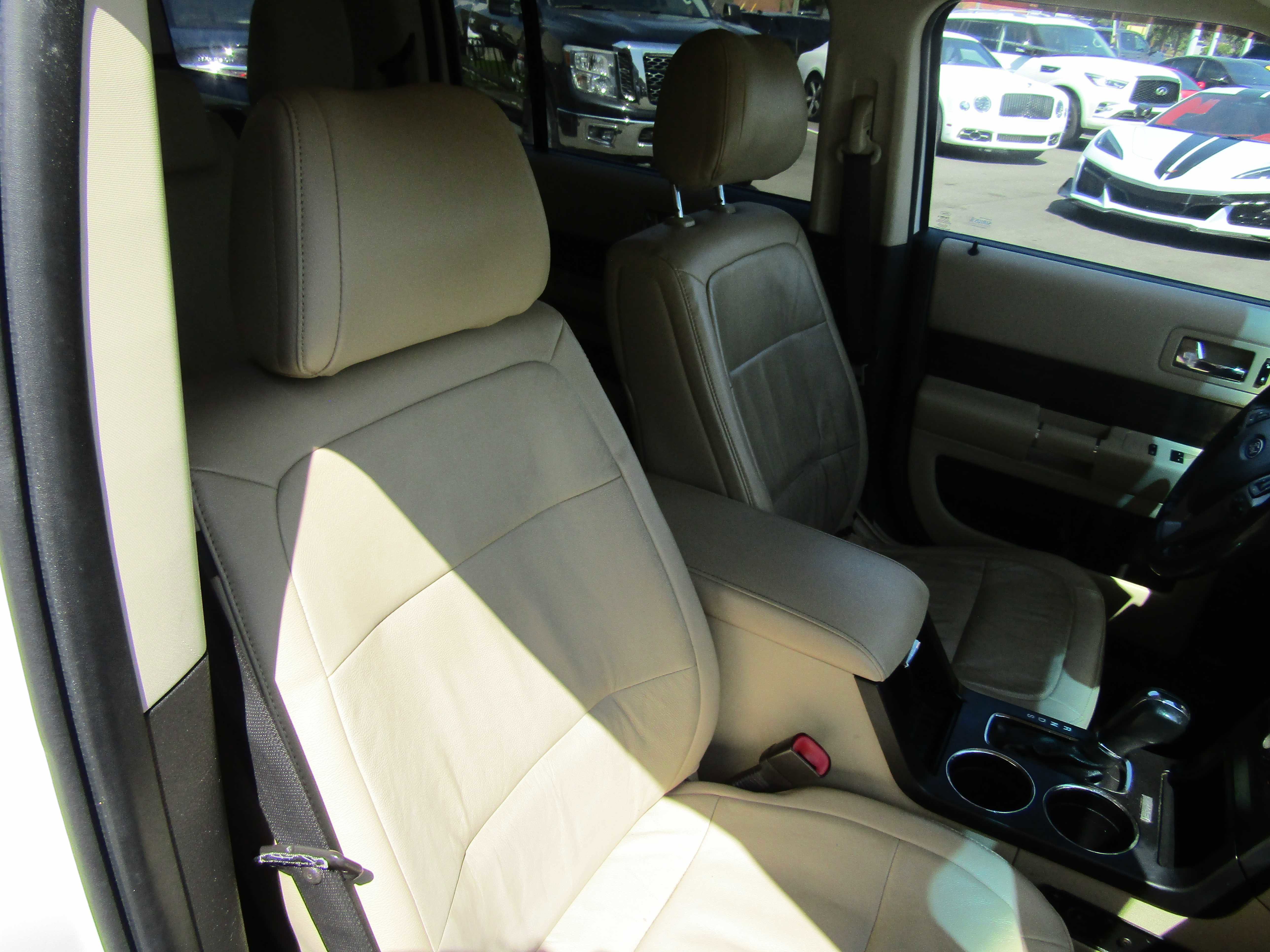 2014 Ford Flex SEL Image 10 of 24