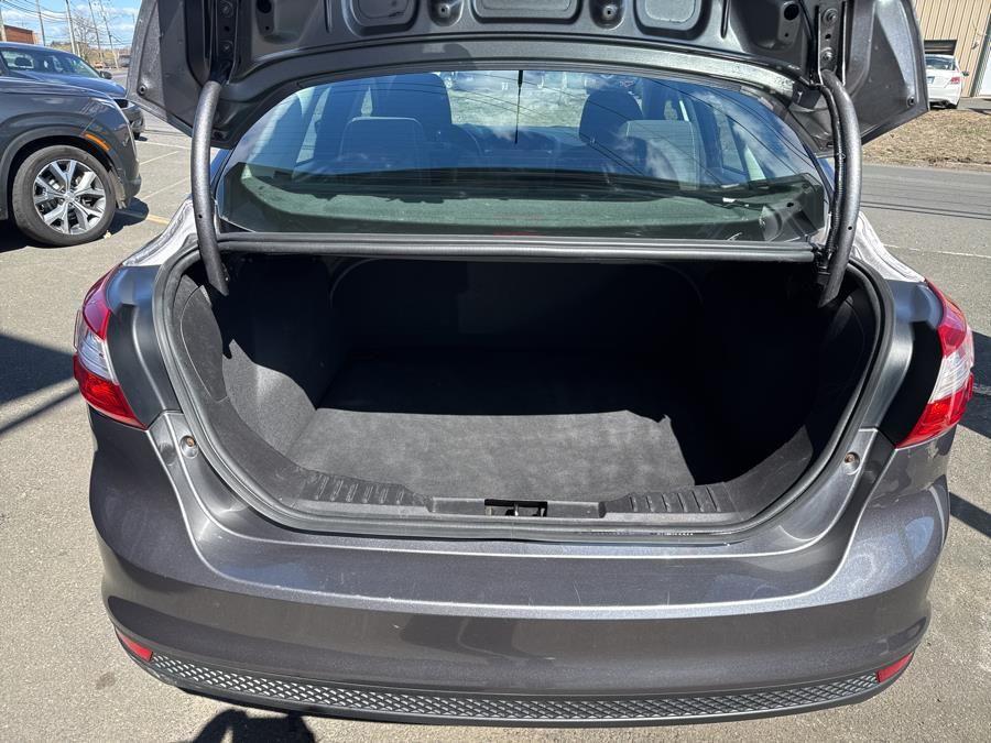 Vehicle image 11 of 23