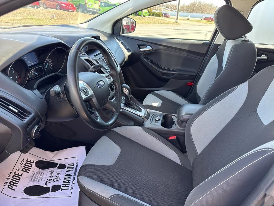 Vehicle image 13 of 23