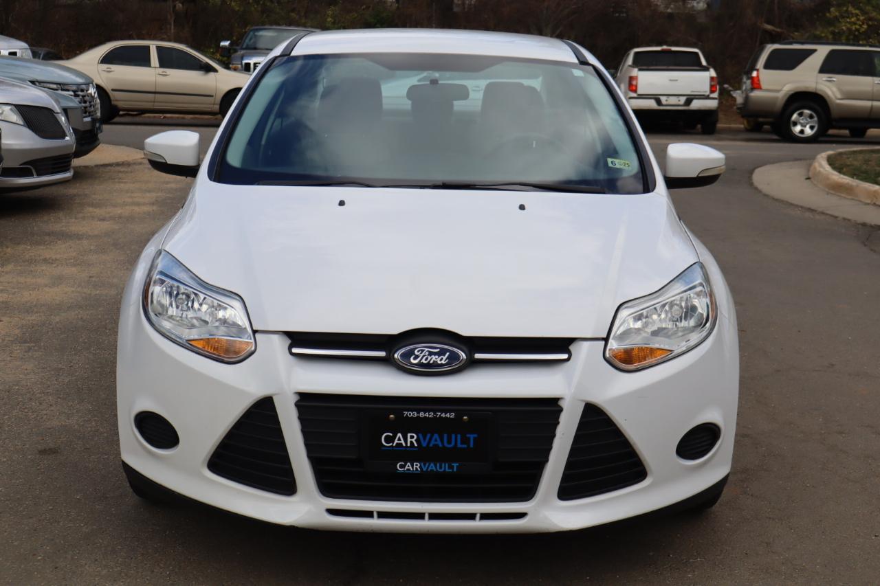 2014 Ford Focus SE Image 2 of 27