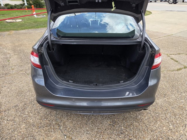 2014 Ford Fusion SE Image 11 of 31