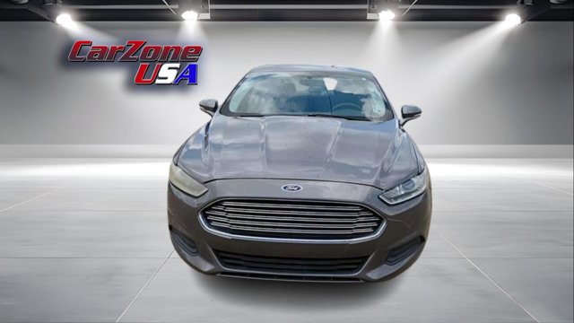 2014 Ford Fusion SE Image 2 of 31