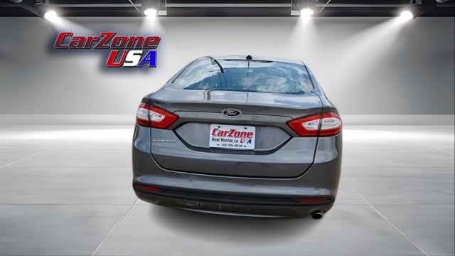 2014 Ford Fusion SE Image 6 of 31