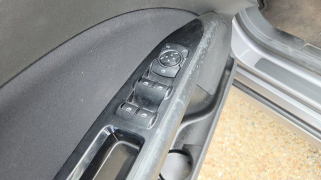 2014 Ford Fusion SE Image 24 of 31