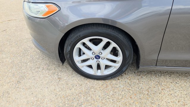 2014 Ford Fusion SE Image 10 of 31