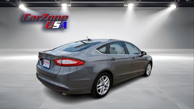 2014 Ford Fusion SE Image 5 of 31
