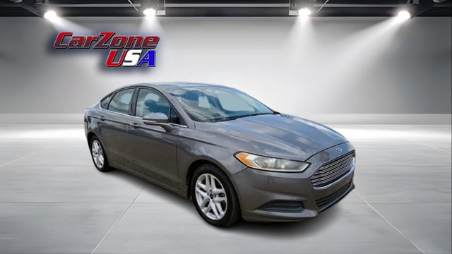2014 Ford Fusion SE Image 3 of 31