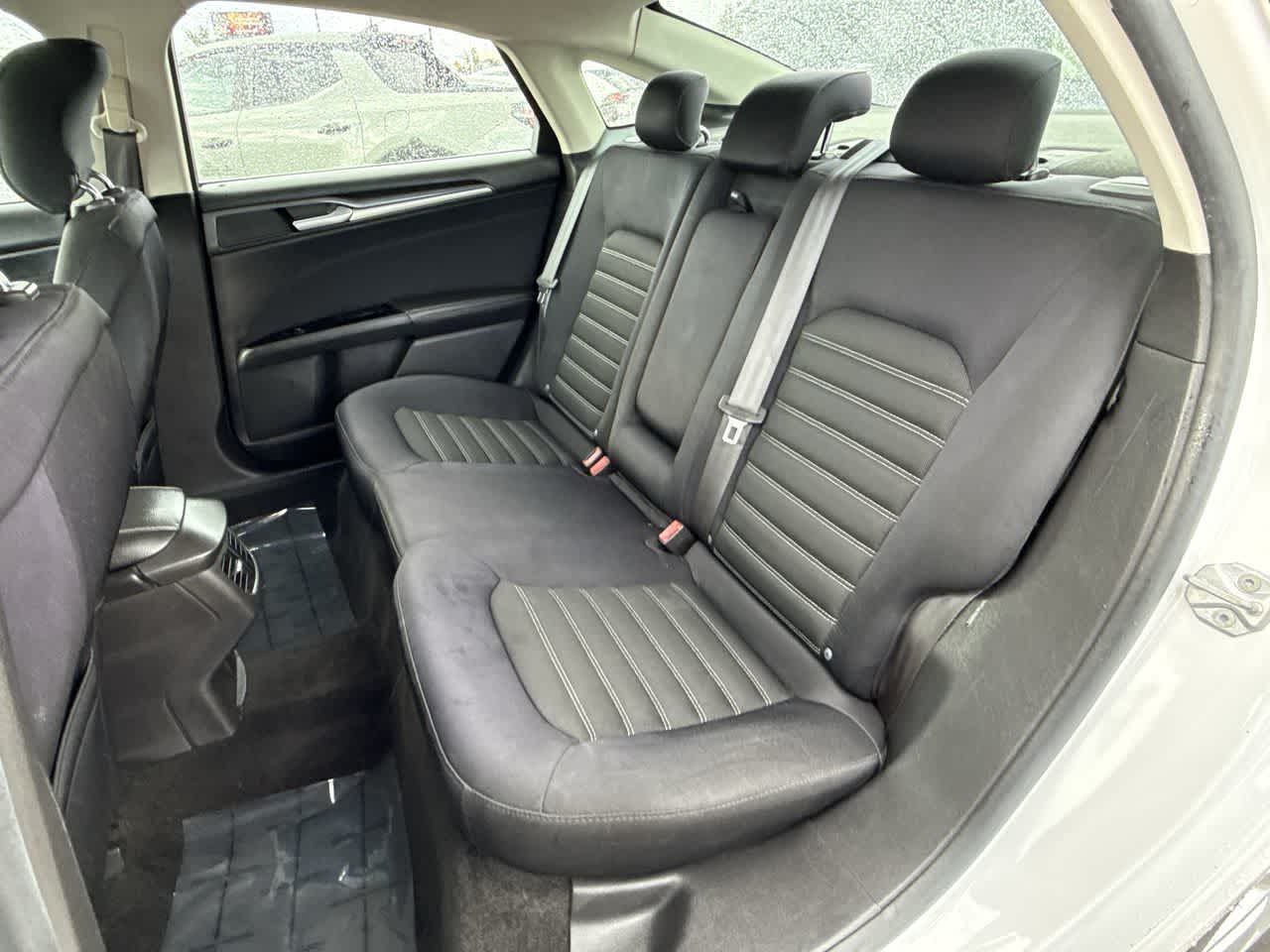 2014 Ford Fusion SE Image 11 of 24