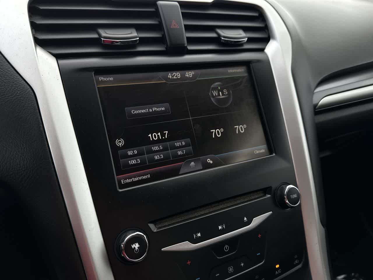 2014 Ford Fusion SE Image 17 of 24