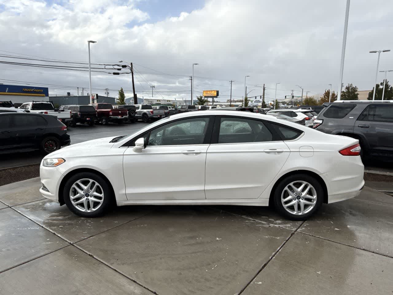 2014 Ford Fusion SE Image 5 of 24