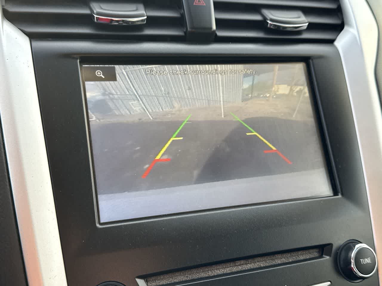 2014 Ford Fusion SE Image 16 of 24