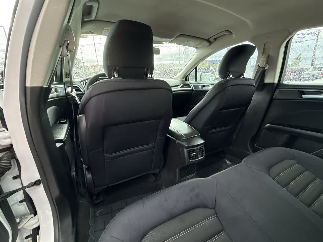 2014 Ford Fusion SE Image 10 of 24