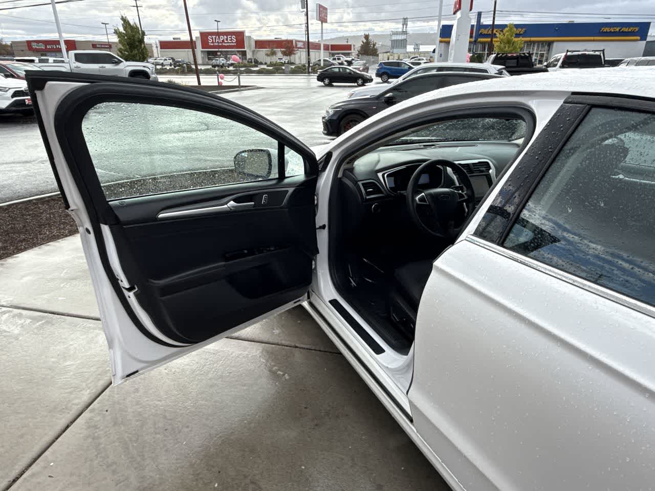 2014 Ford Fusion SE Image 14 of 24