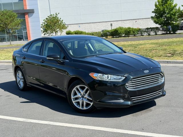 2014 Ford Fusion SE Image 3 of 58